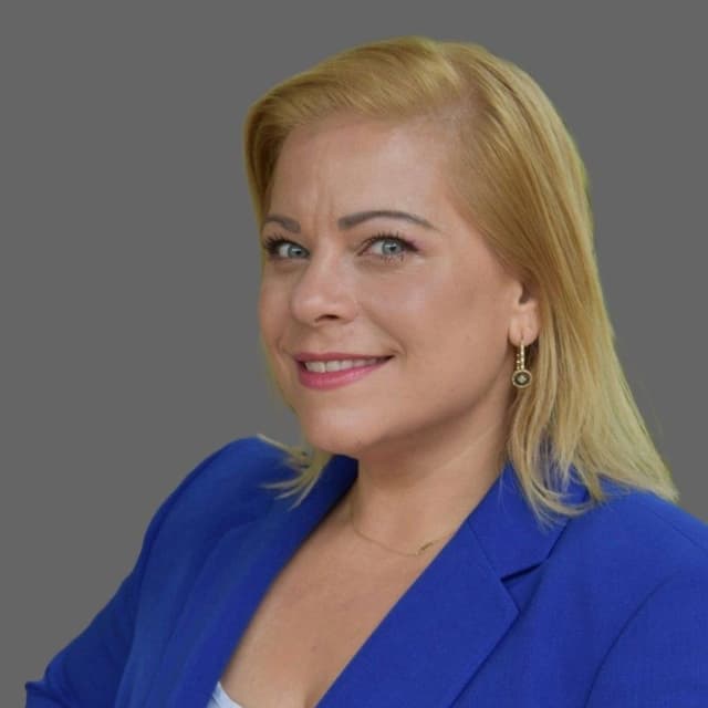 Victoria Howe's Headshot