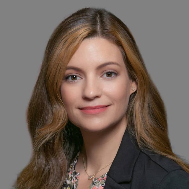 Johnna Hutton Headshot